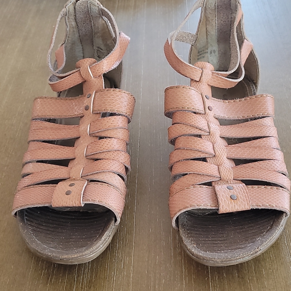 G H BASS & CO  LEATHER SANDALS